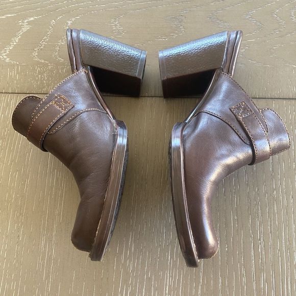 Born Women’s Brown Leather Slip On High  Block Heel Clogs Mules Size 8 - Picture 4 of 12